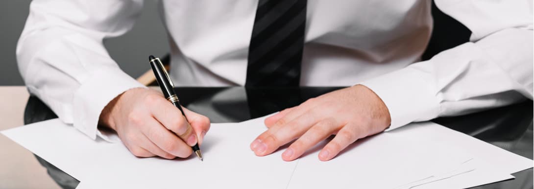 Drafting a contract is an important step for both parties. What should be included to minimise the risk for both parties?